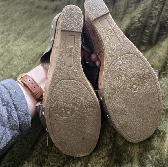 Anna Shimmering Silver Wedge Sandals - Picture 6 of 6